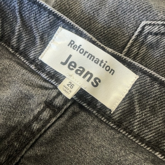 Reformation Cynthia High Rise Straight Jeans in Lagoon Destroyed Black 26 - Picture 4 of 6